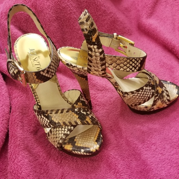 Michael Kors authentic Odessa sandals - Picture 4 of 6